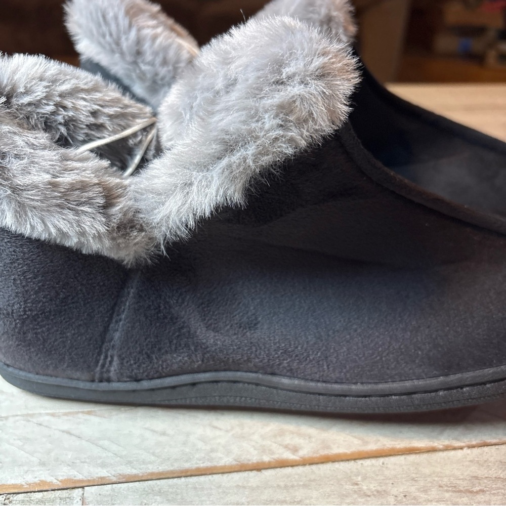 Old Navy Womens Black Faux Fur Lined Cozy Bootie Slippers Size 9 - Picture 3 of 14